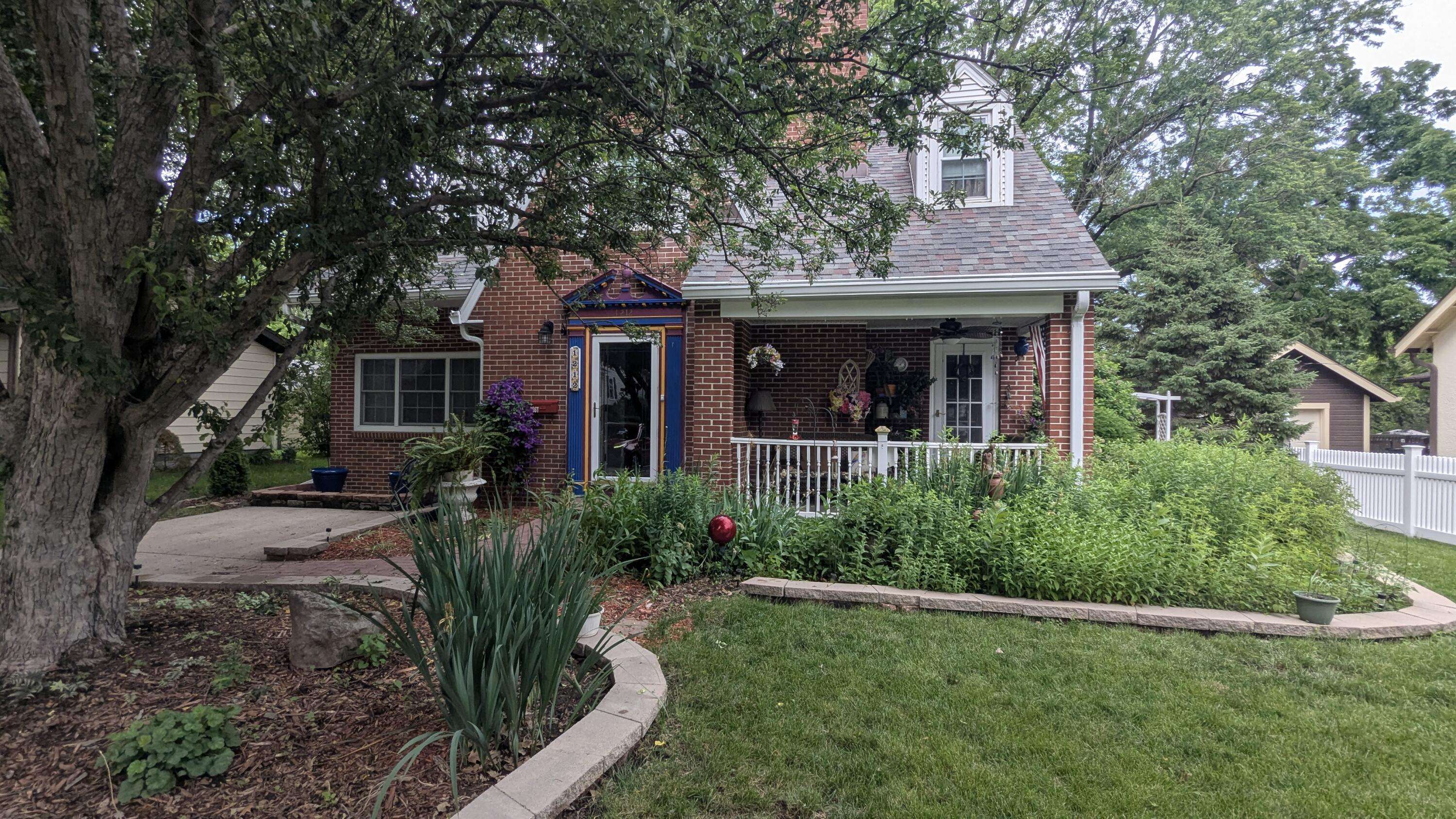Ames, IA 50010,1212 CLARK AVE