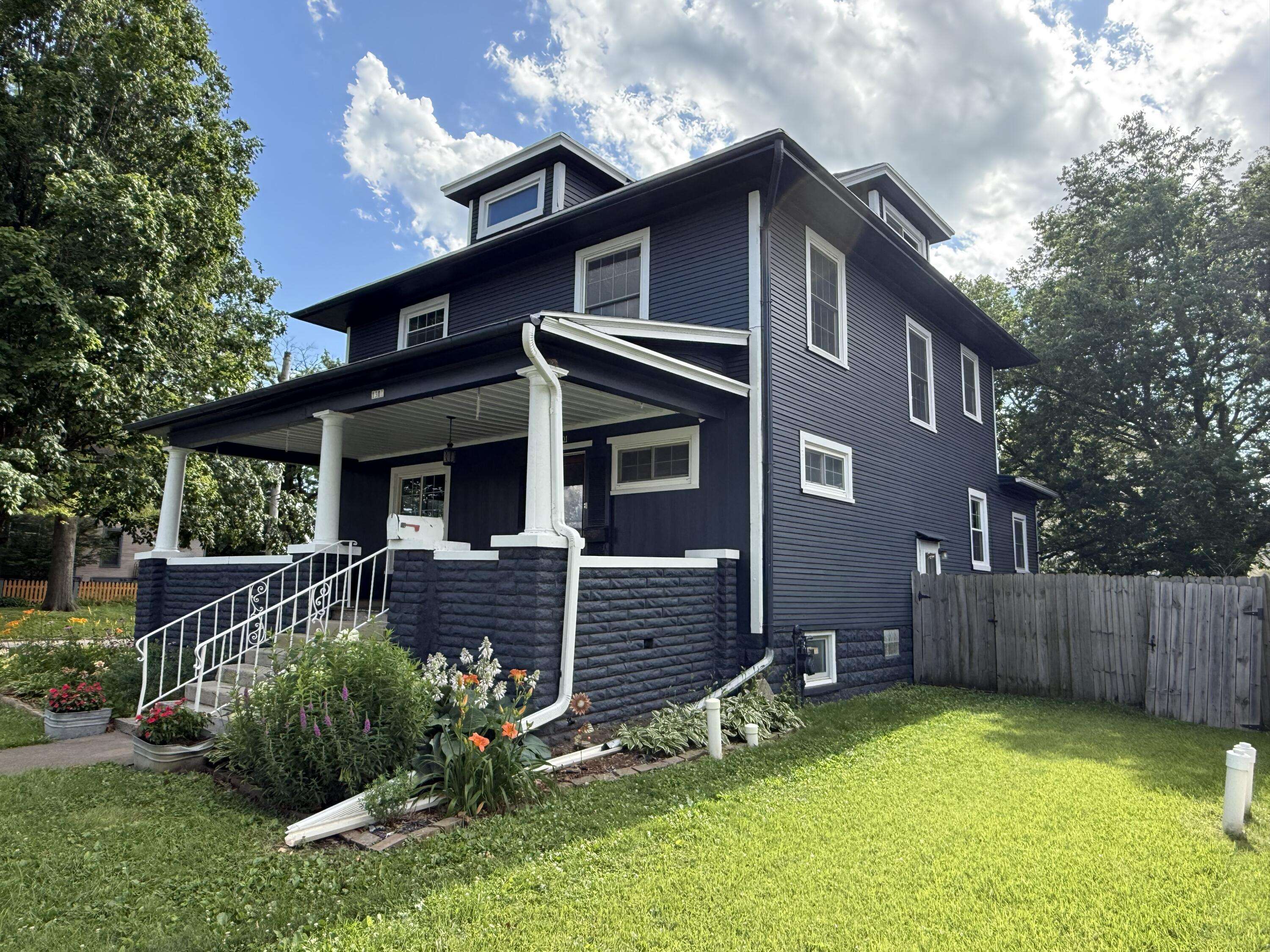 Perry, IA 50220,1301 4th ST