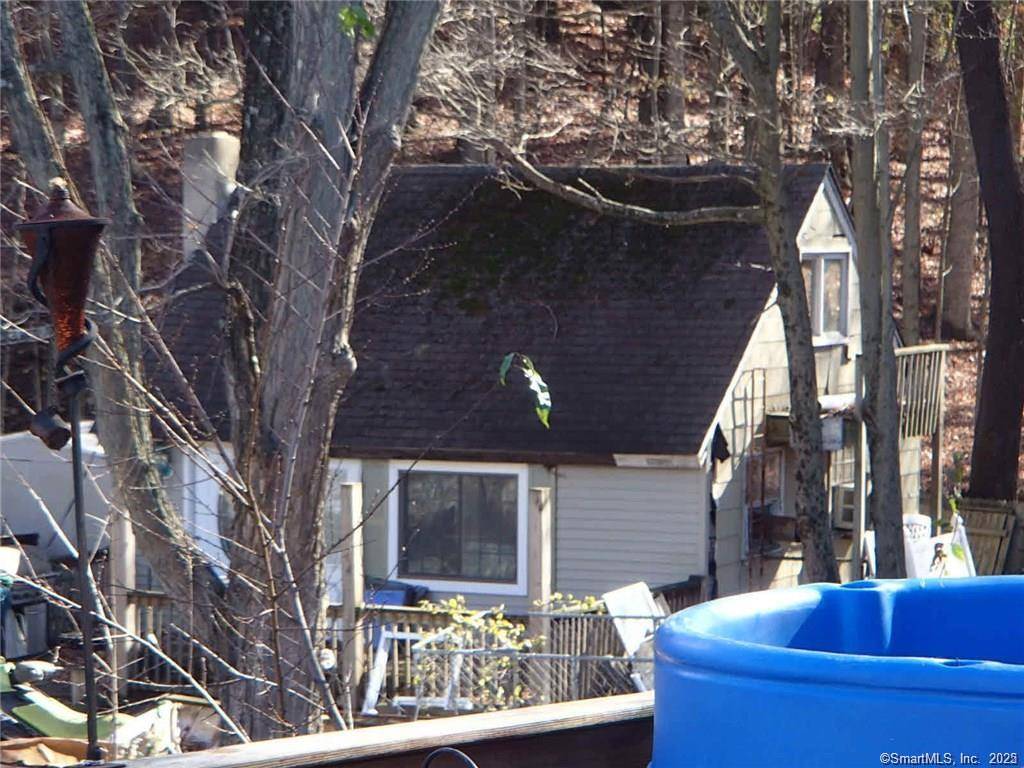 Newtown, CT 06470,277 South Main Street