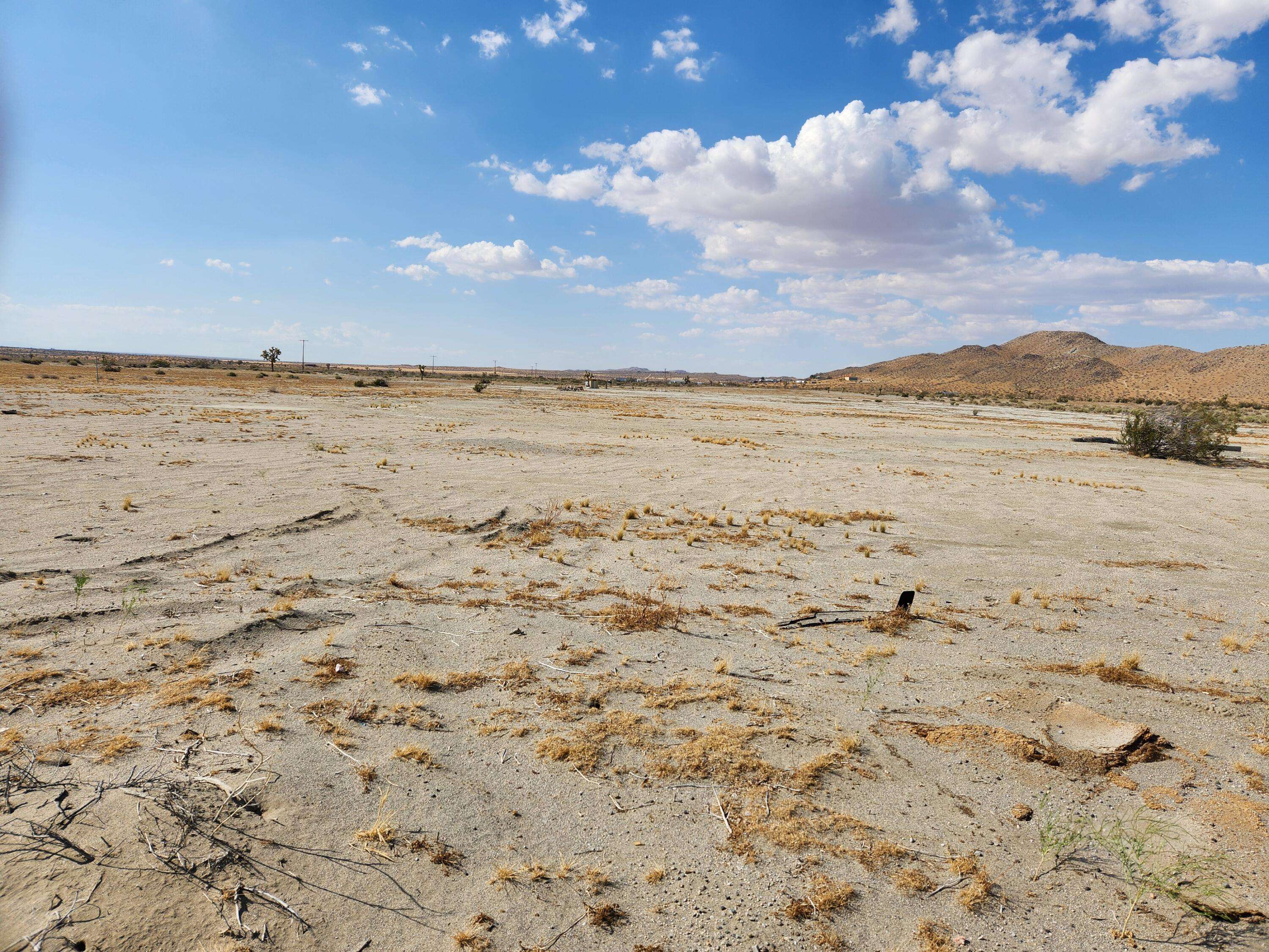 Adelanto, CA 92301,174 El Mirage RD