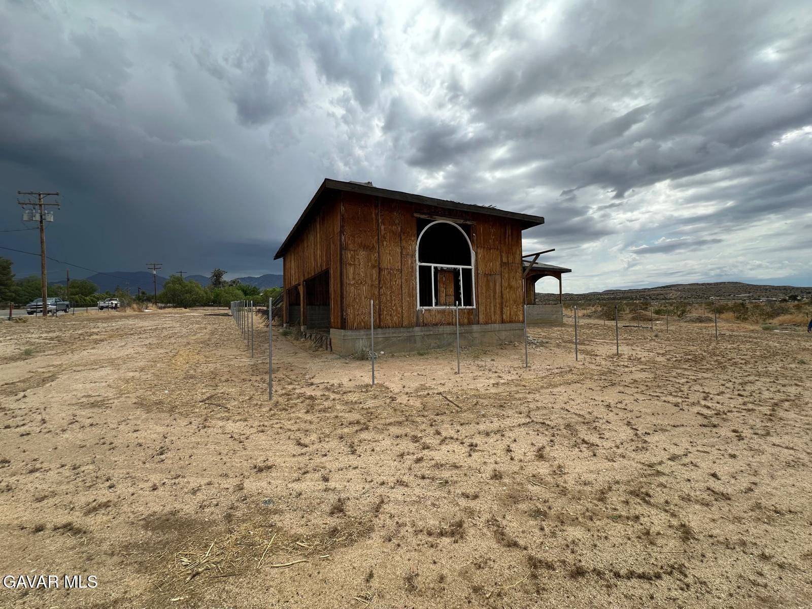 Pearblossom, CA 93553,33553 Longview RD
