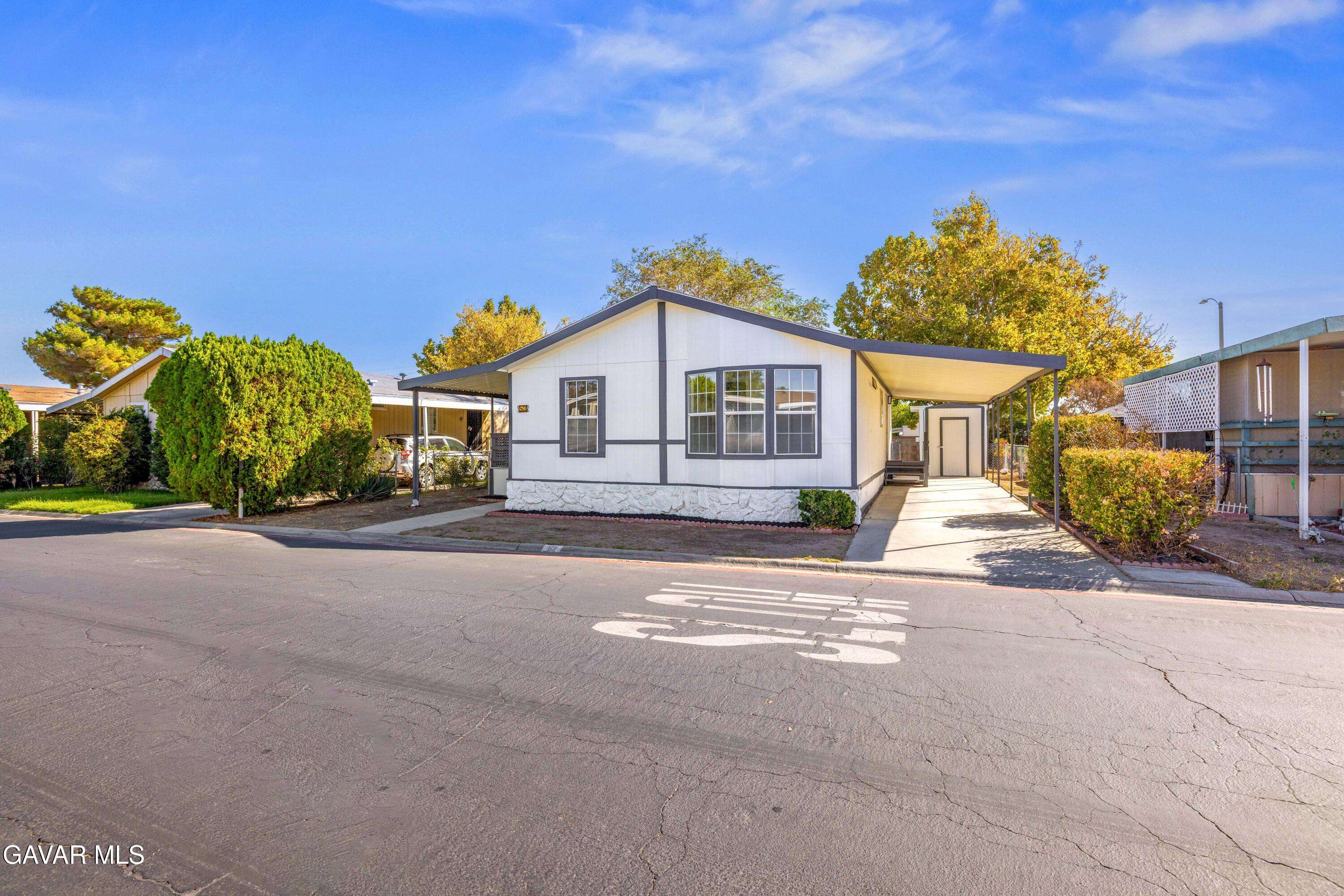 Lancaster, CA 93535,45111 E 25th ST #Spc 52