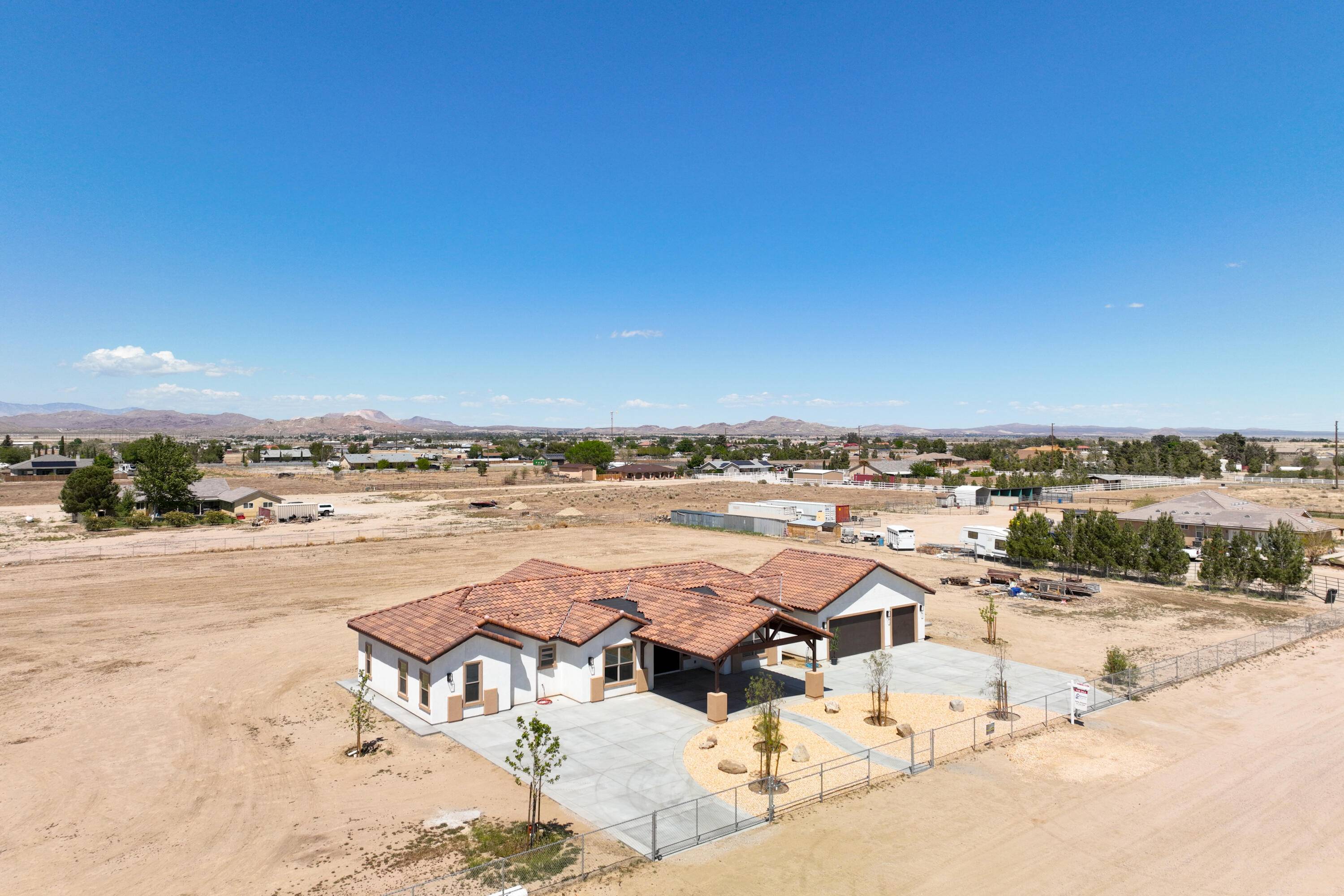 Lancaster, CA 93536,7117 W Ave A 4