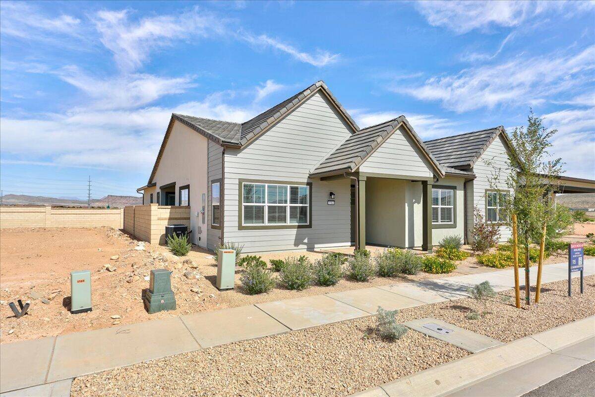 St George, UT 84790,5584 English Violet DR