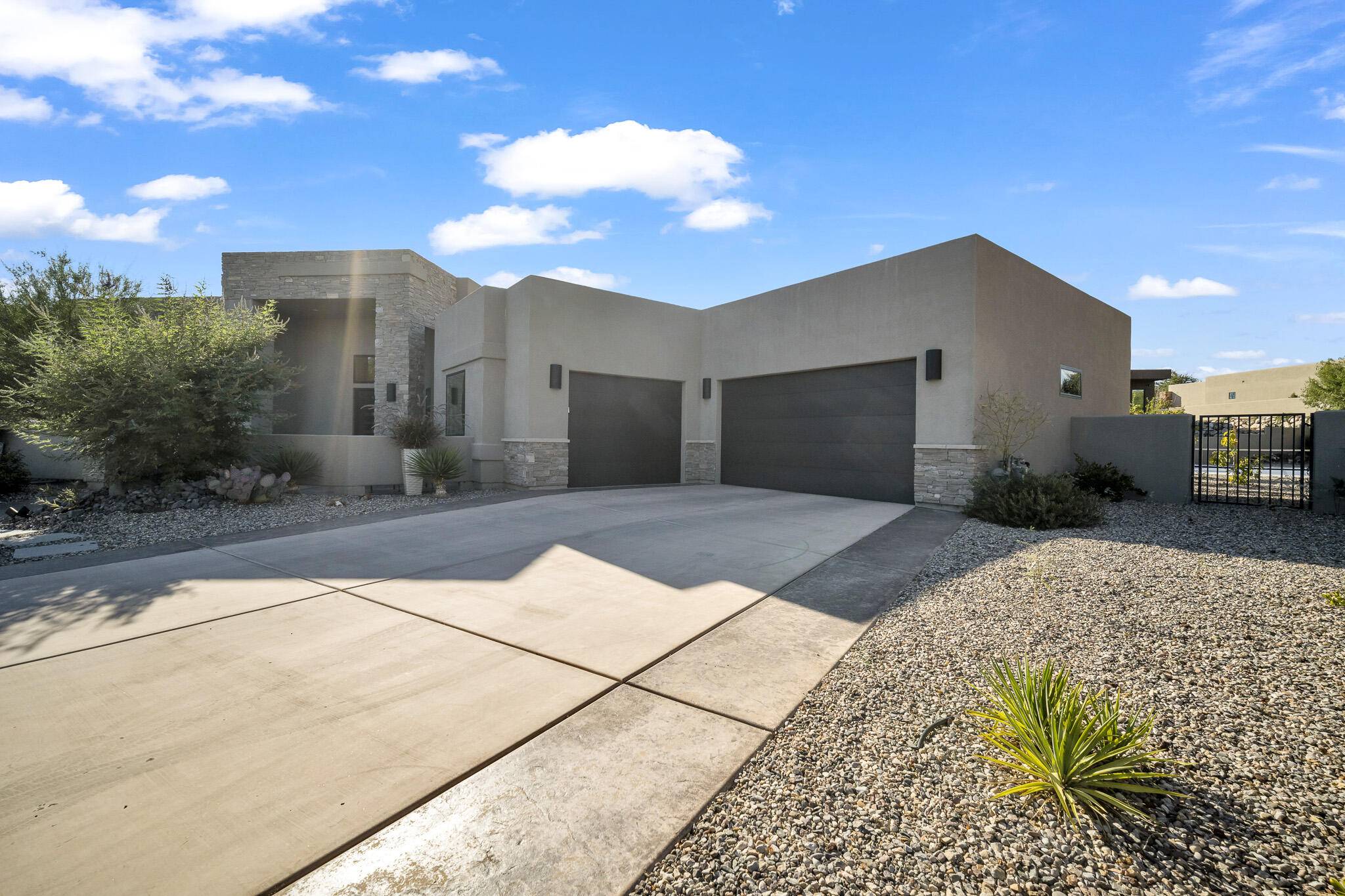 St George, UT 84770,5117 N Rising Sun CIR