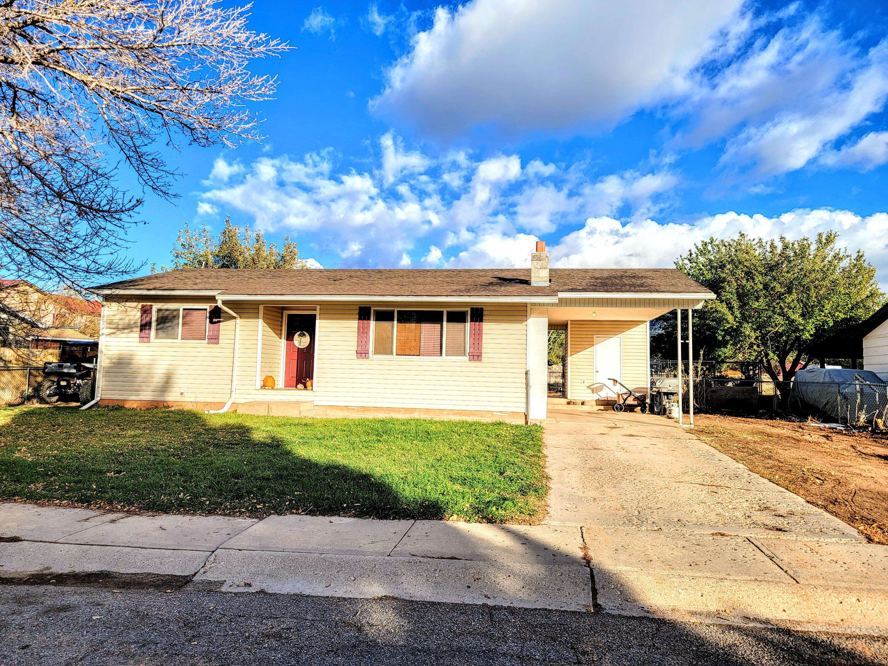 Parowan, UT 84761,273 S 700 W