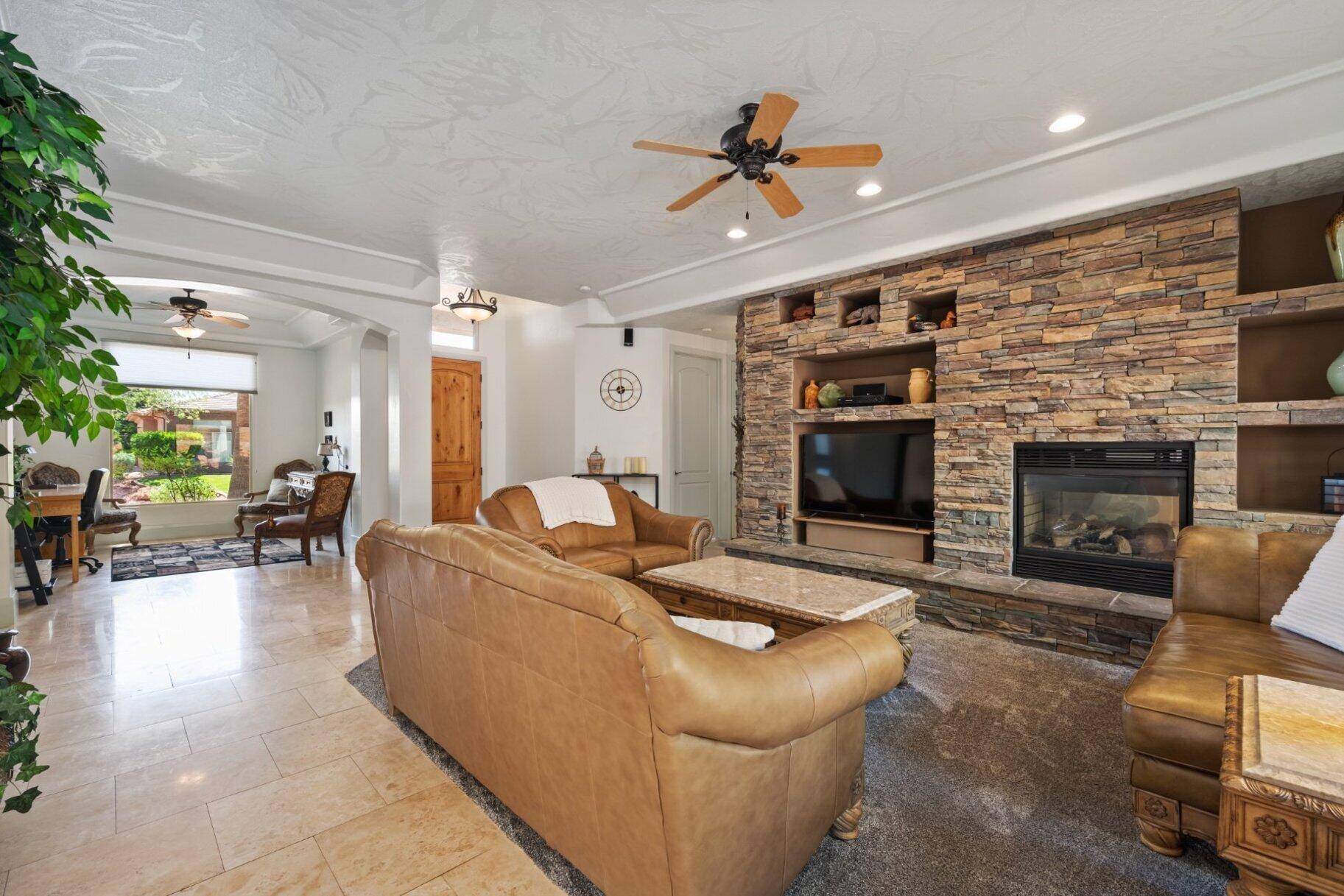 St George, UT 84770,1739 N Cedar DR