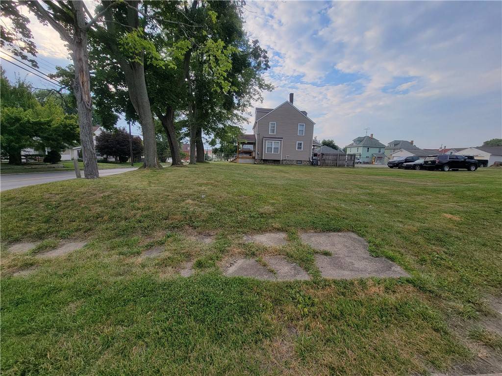 New Castle/4th, PA 16101,1415 E Washington St