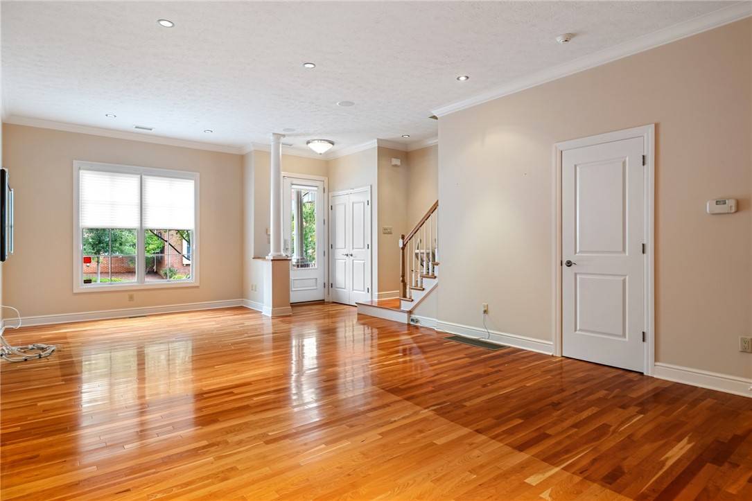 Squirrel Hill, PA 15217,1104 Frick Lane