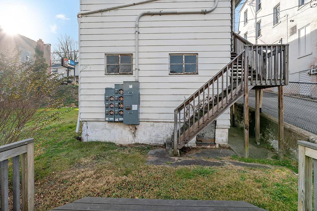 Scott Twp - Sal, PA 15106,535 Carothers Ave