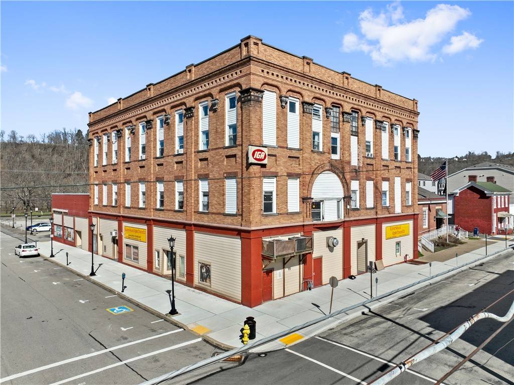 California, PA 15419,128 WOOD STREET