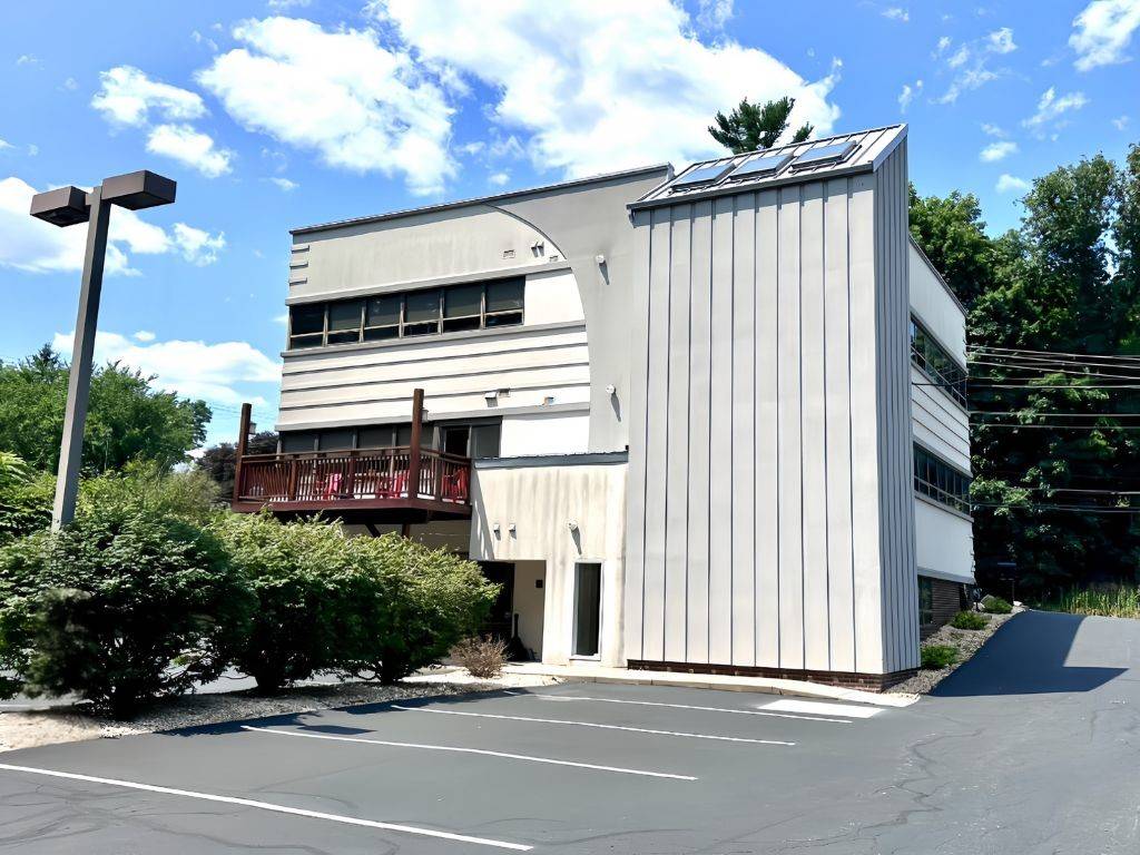 Ross Twp, PA 15237,134 Three Degree Rd 2nd Floor