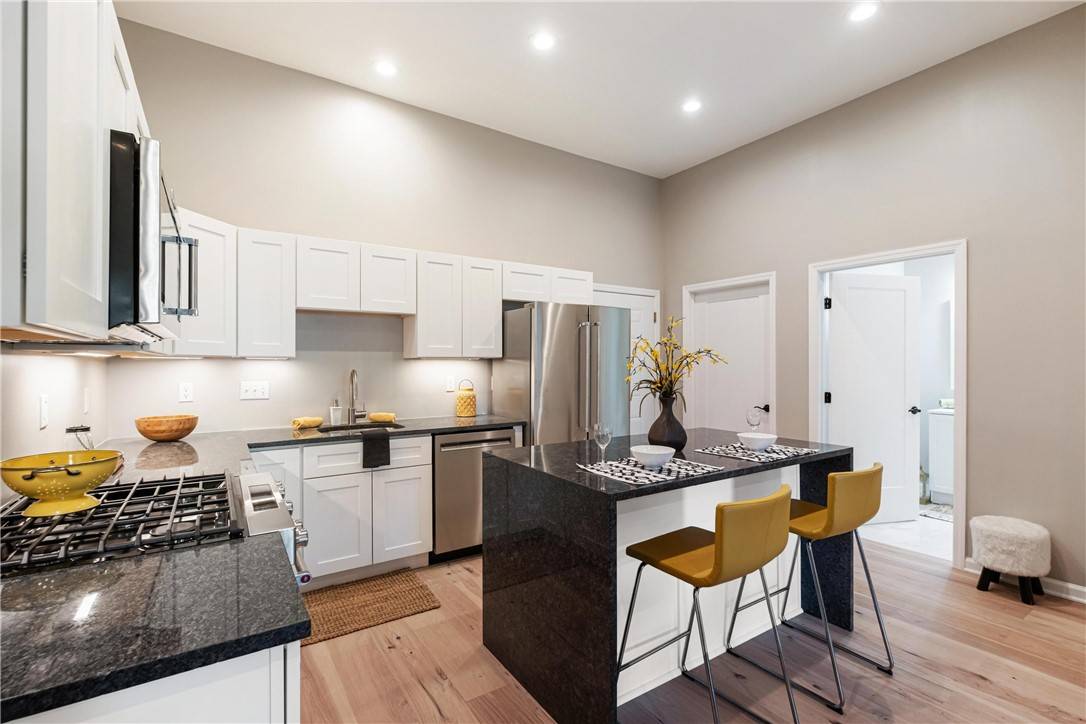Lawrenceville, PA 15201,3809 Liberty #207