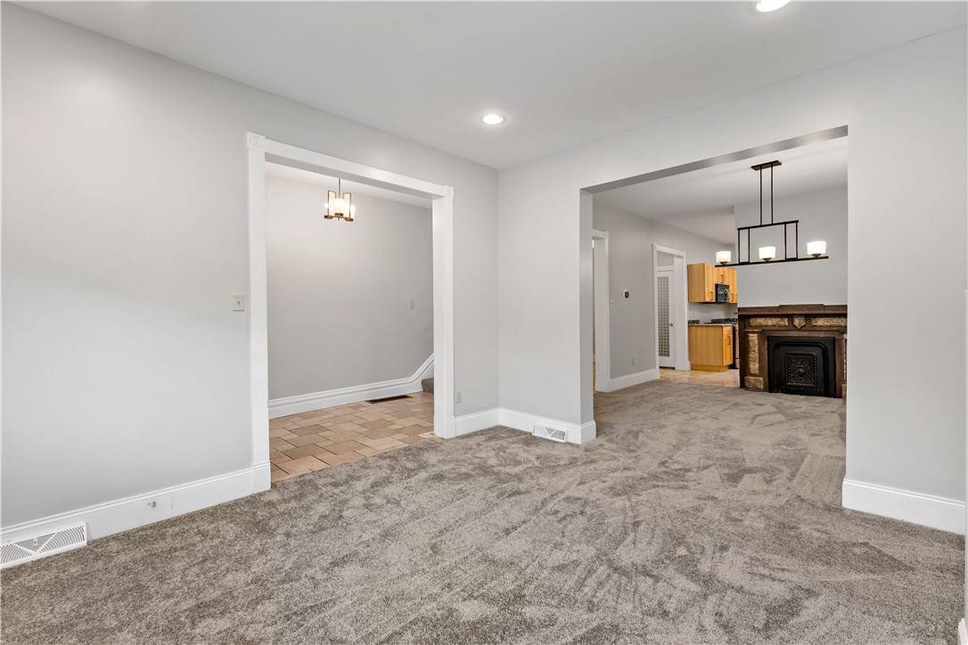 Shadyside, PA 15232,5447 Potter St