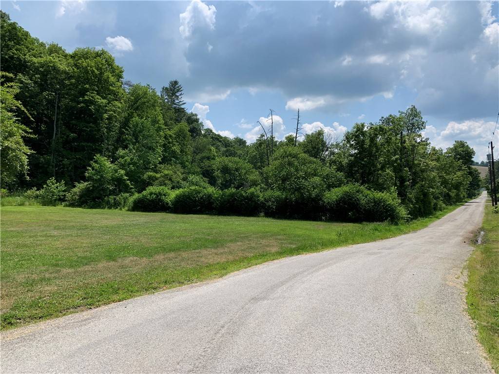 Ligonier Twp, PA 15658,136 W Old Lincoln Highway