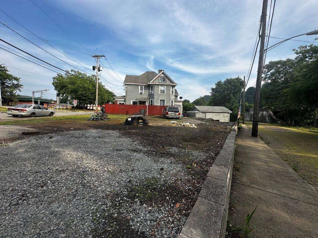 New Brighton, PA 15066,406 3rd Ave