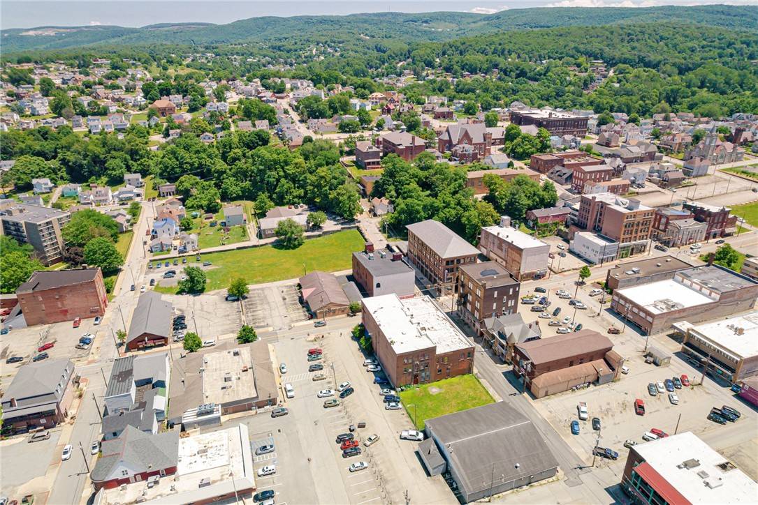 Connellsville, PA 15425,201 N Pittsburgh St