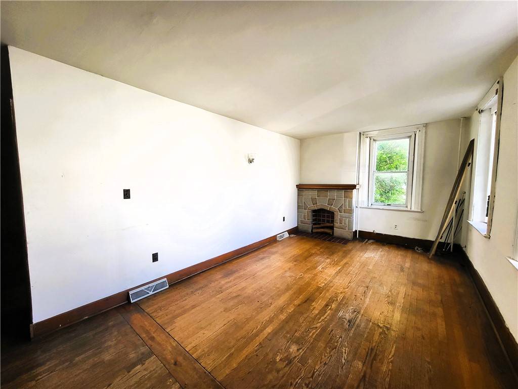 Derry Boro, PA 15627,123-125 E 2nd St