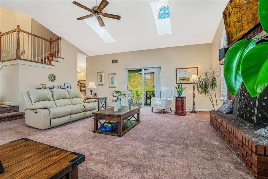 South Strabane, PA 15301,104 Munce Ridge Rd