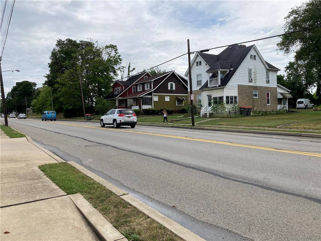 Beaver Falls, PA 15010,4460 4th Ave. (Lot 2)