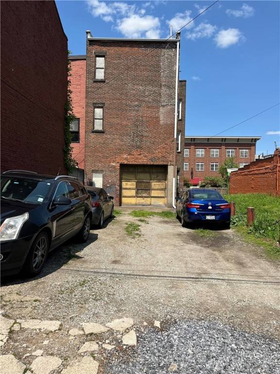 South Side, PA 15203,2522 East Carson Steet