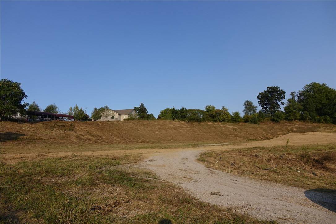 Center Twp - But, PA 16001,1647 / 1649 N. Main St. Ext