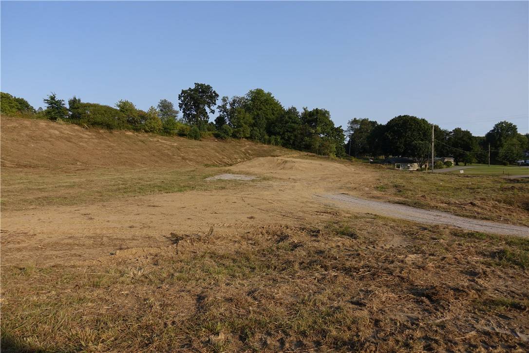 Center Twp - But, PA 16001,1647 / 1649 N. Main St. Ext