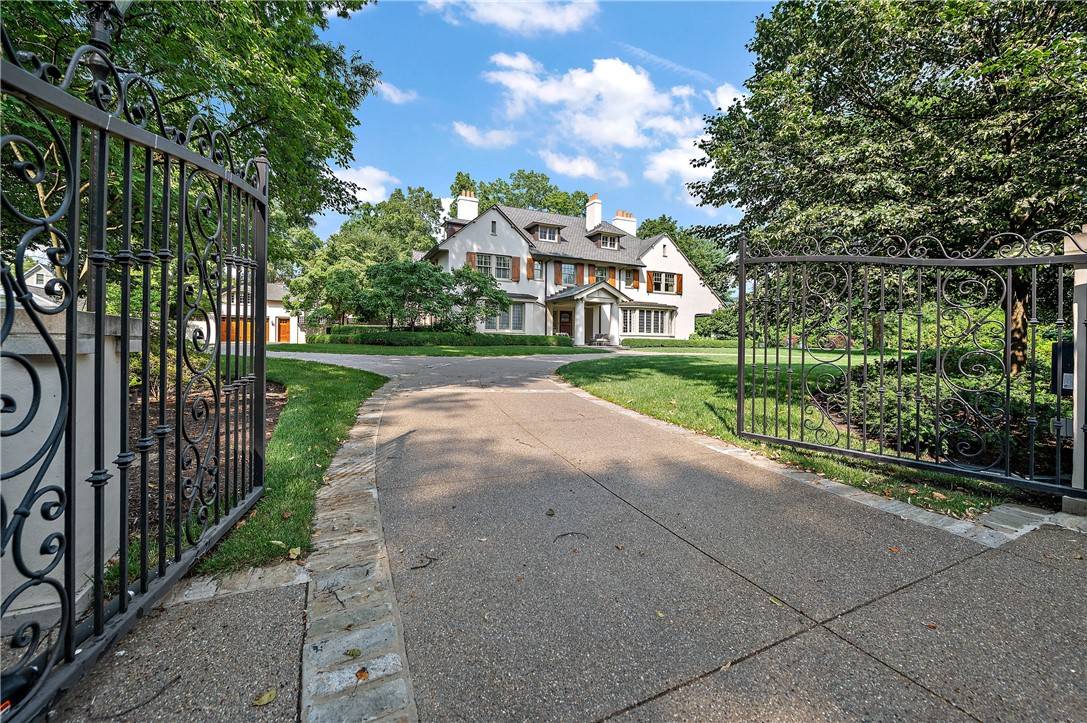 Sewickley, PA 15143,35 Linden Place