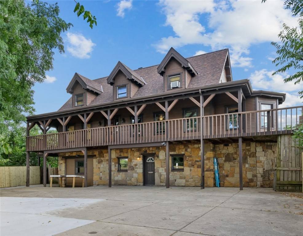 Oakland, PA 15213,3816 Wolf Way