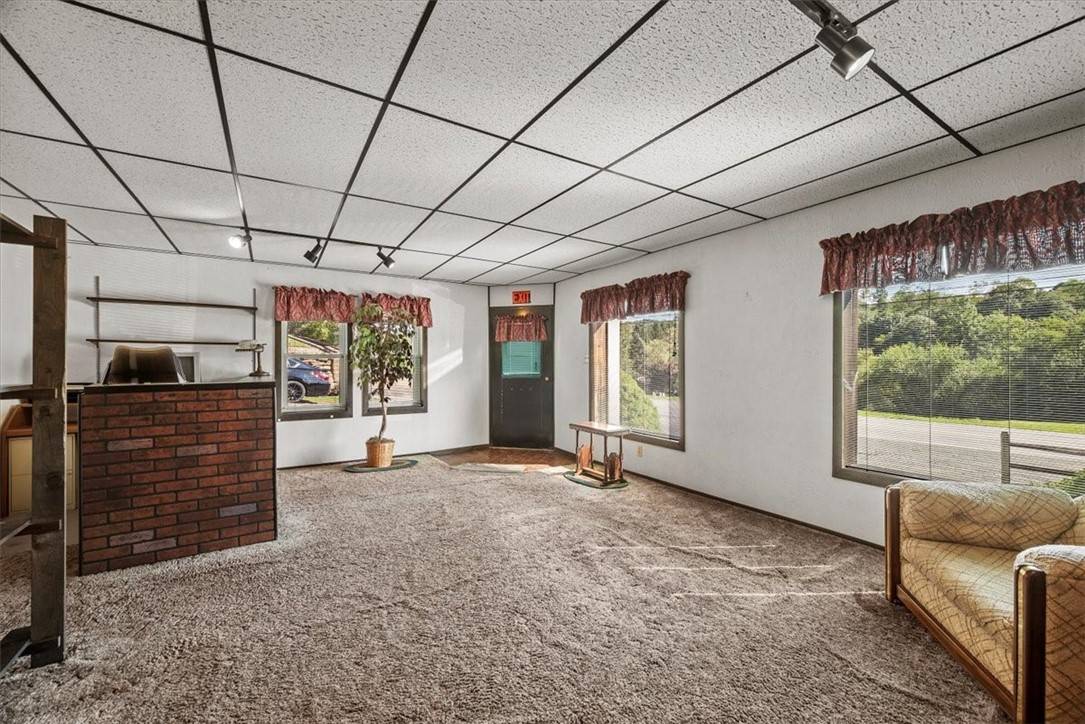 Clinton Twp, PA 16056,1080A Saxonburg Blvd