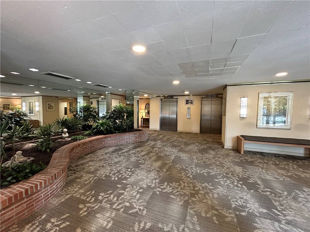 Oakland, PA 15213,4625 Fifth Ave #206