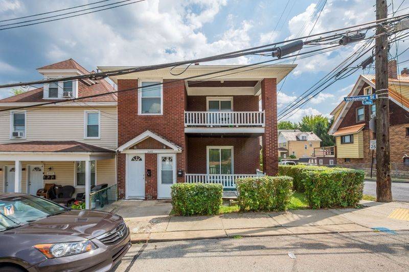 Brookline, PA 15226,2451 Wedgemere Street