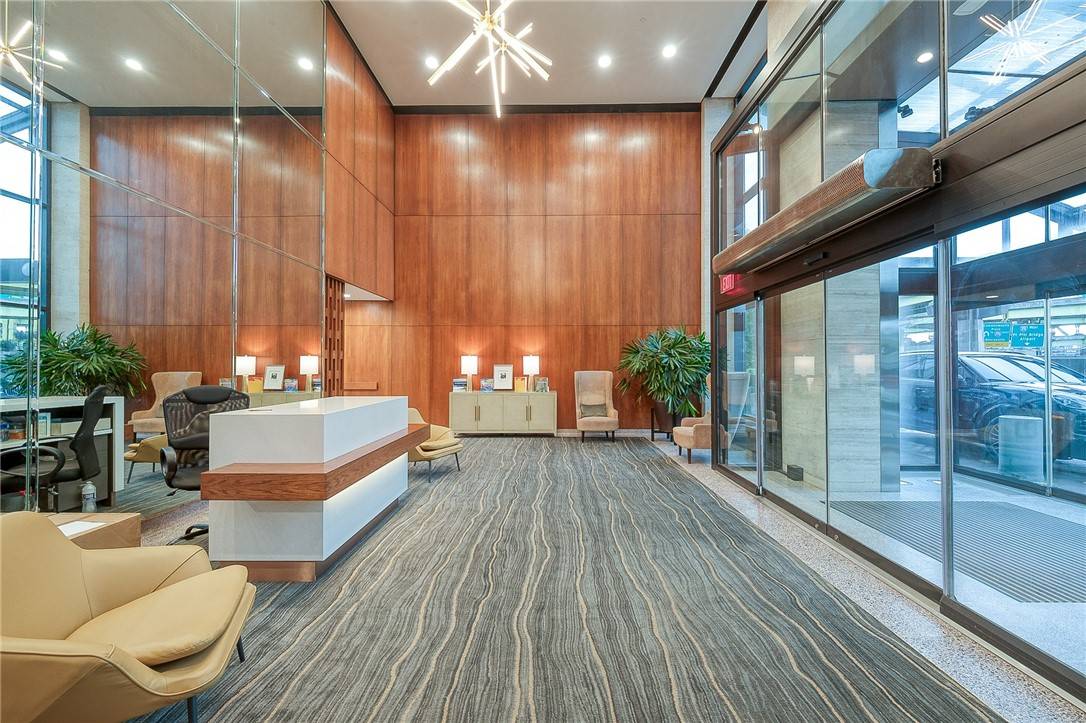 Downtown Pgh, PA 15222,320 Fort Duquesne Blvd #6N