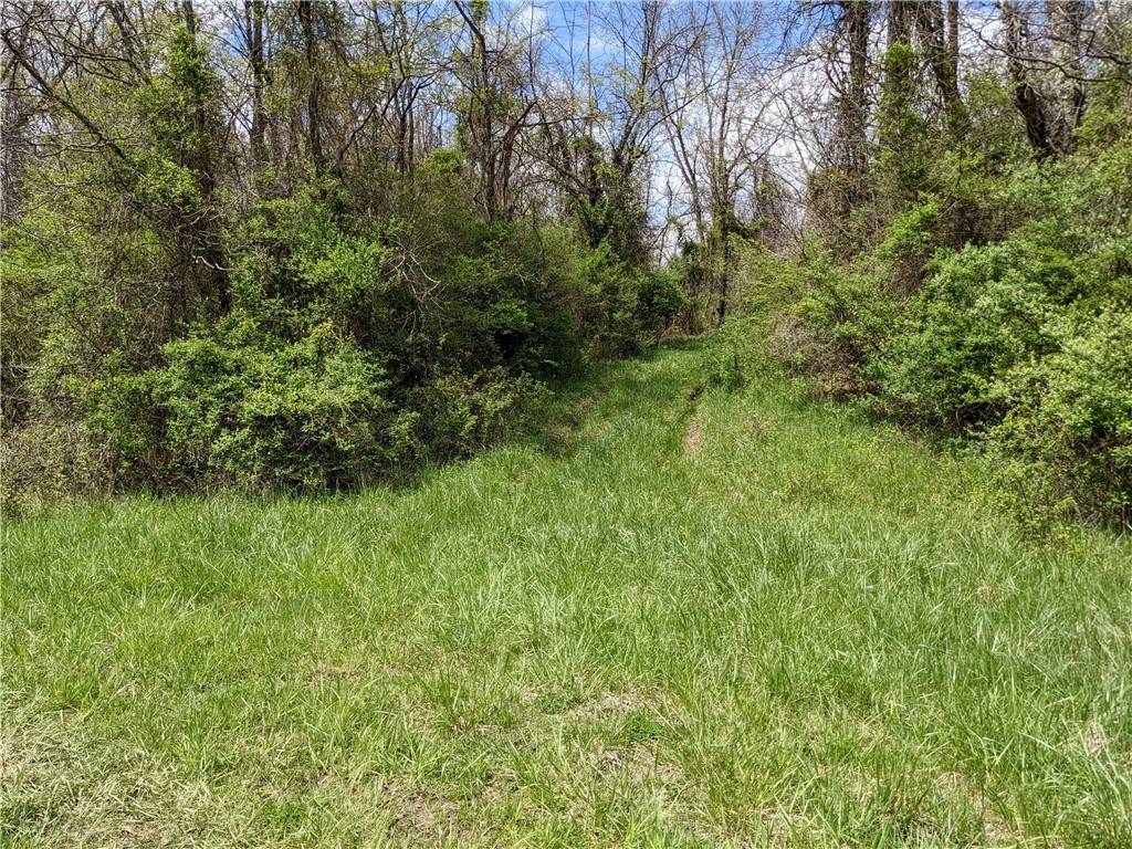 PA 15428,266 Lucky Ln