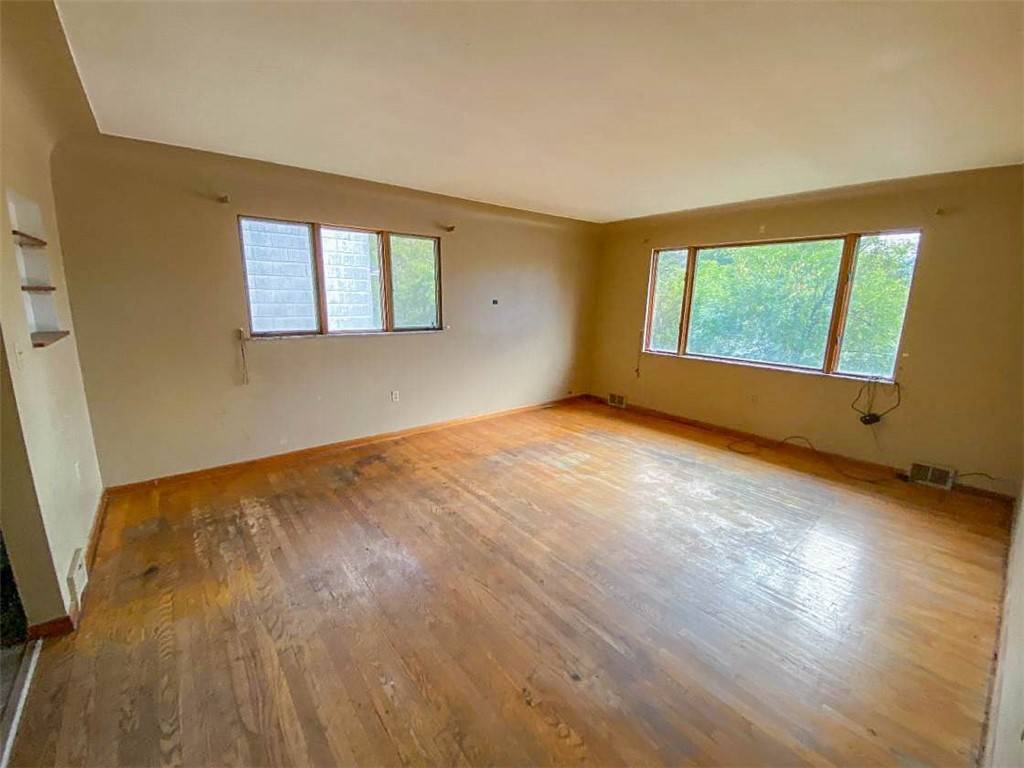 Forward Twp - Eal, PA 15063,2484 Mckeever St