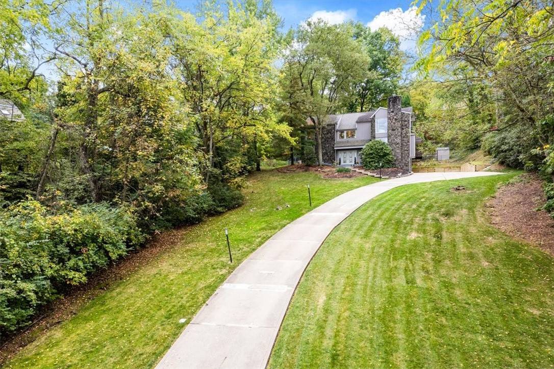 Upper St. Clair, PA 15241,1669 Little Meadow Rd