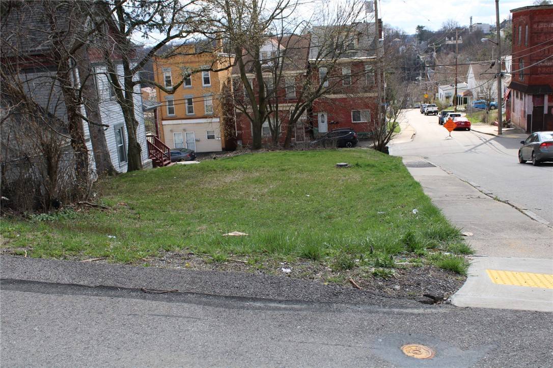 Arlington, PA 15210,2206 Elsie St