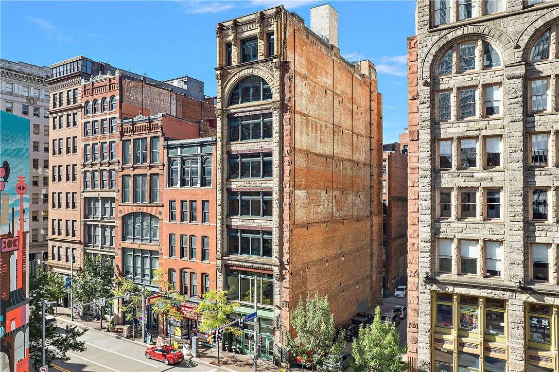 Downtown Pgh, PA 15222,915 Liberty Ave #4