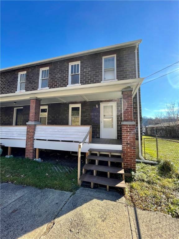 E Pittsburgh, PA 15014,726 7th Ave