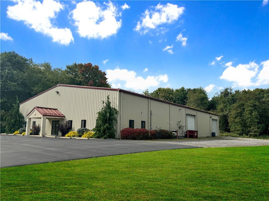Shenango Twp - Law, PA 16101,703 Commerce Avenue