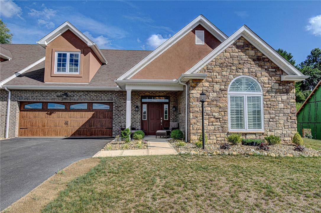 North Huntingdon, PA 15642,692 Elliot Lane