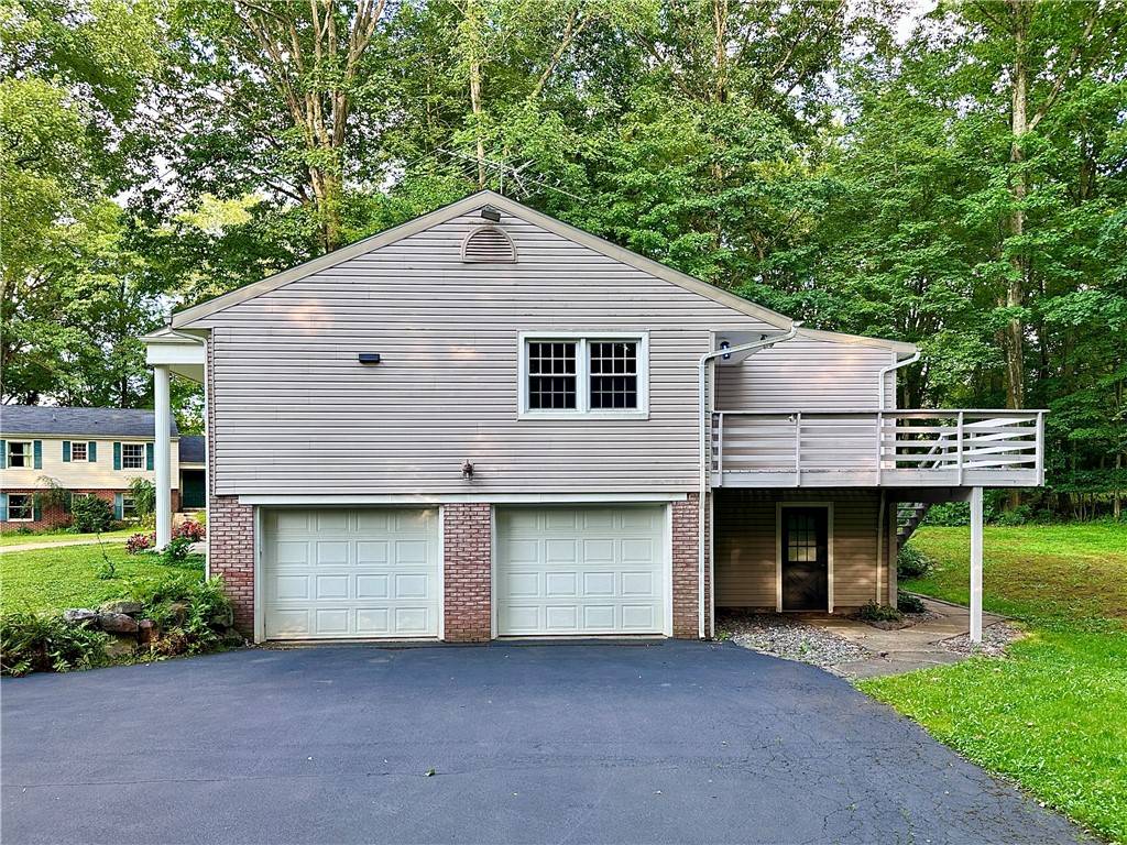 Neshannock Twp, PA 16105,214 Raptor Cir