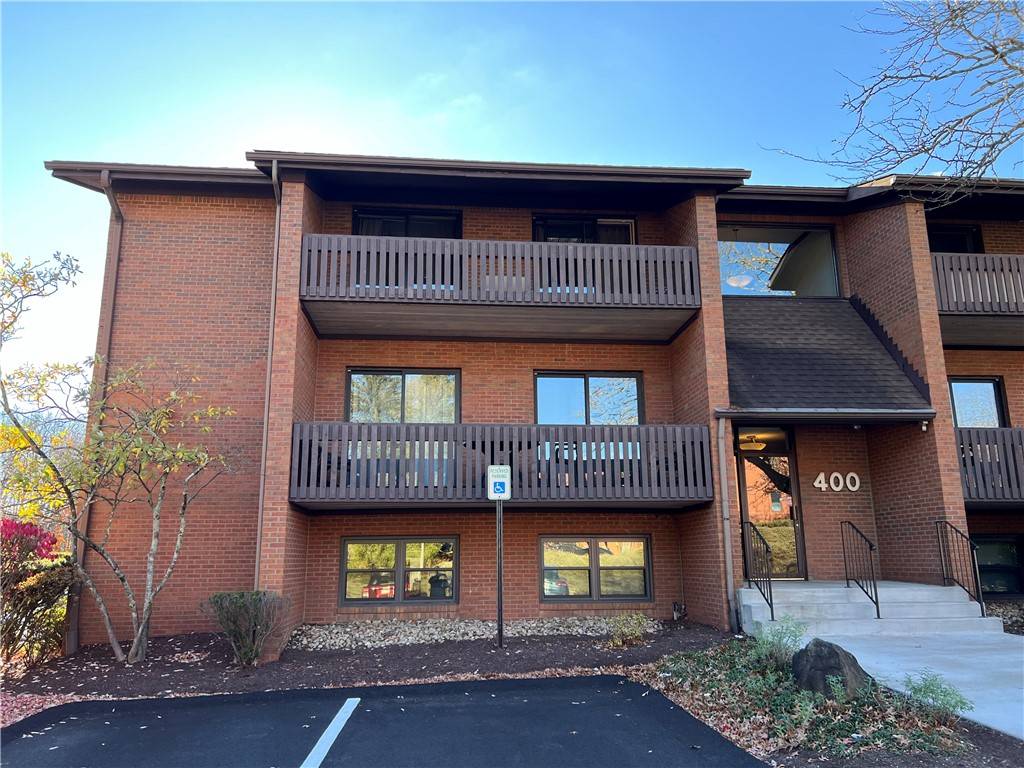 Ross Twp, PA 15237,405 McKnight Park Rd