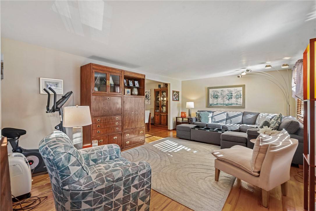 Mccandless, PA 15237,9387 Timber Trl