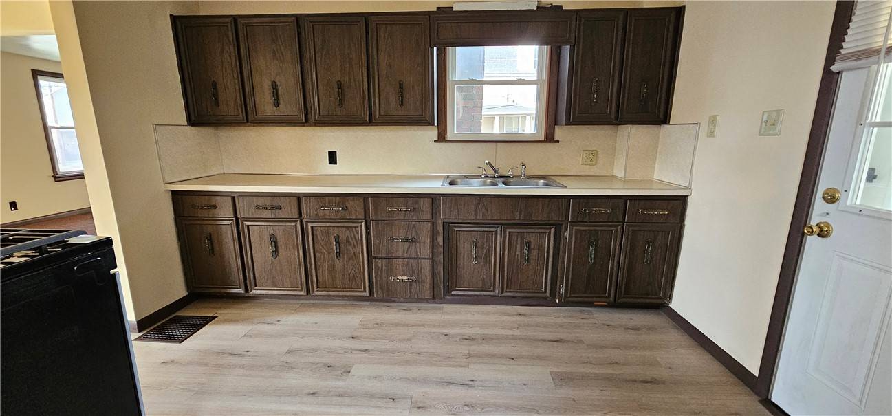 New Castle/4th, PA 16101,744 Lathrop St