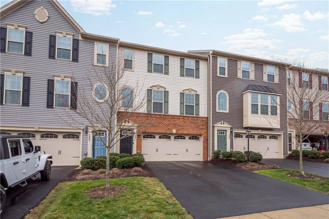 Robinson Twp - Nwa, PA 15136,127 Arbor Trail Dr