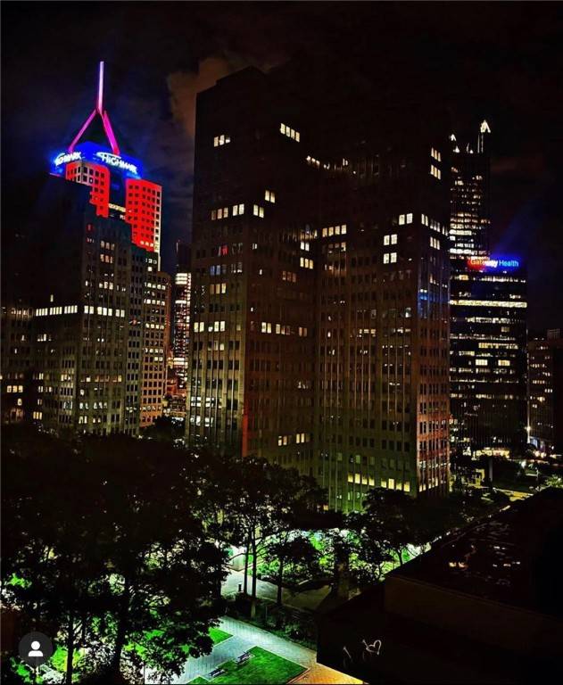 Downtown Pgh, PA 15222,320 Fort Duquesne Blvd #24O