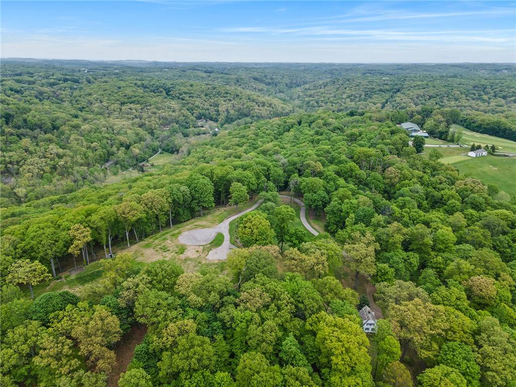 Sewickley Heights, PA 15143,22-24 Lanes End