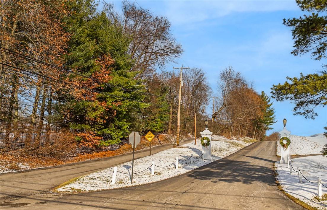 Sewickley Heights, PA 15143,22-24 Lanes End