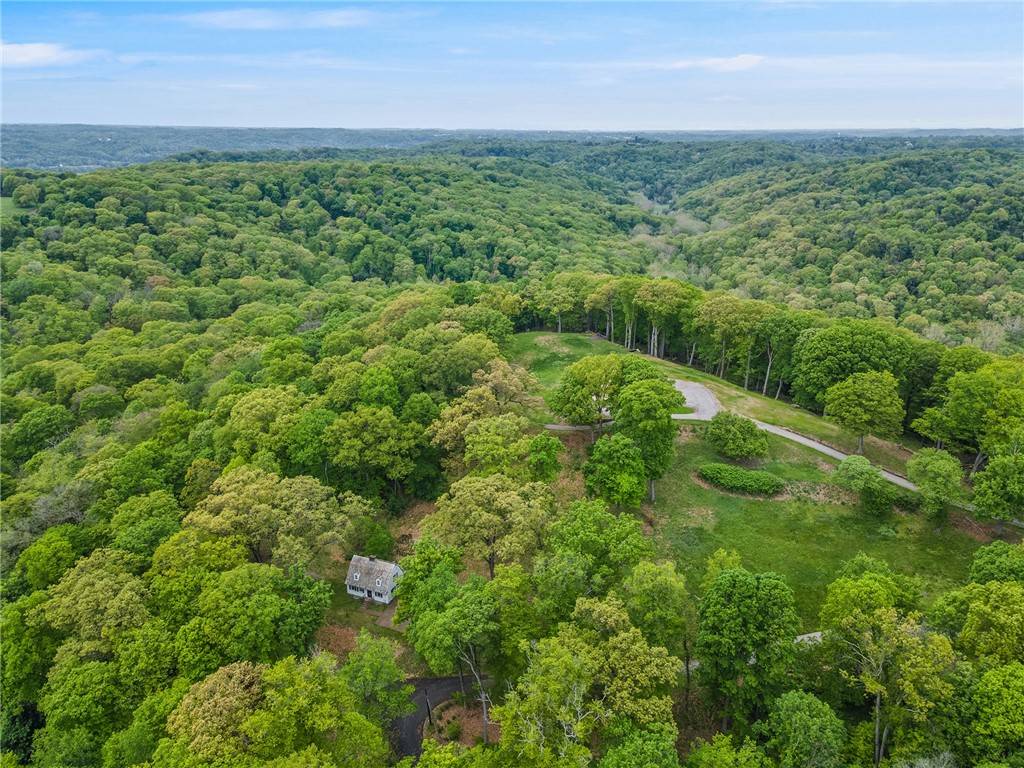 Sewickley Heights, PA 15143,22-24 Lanes End